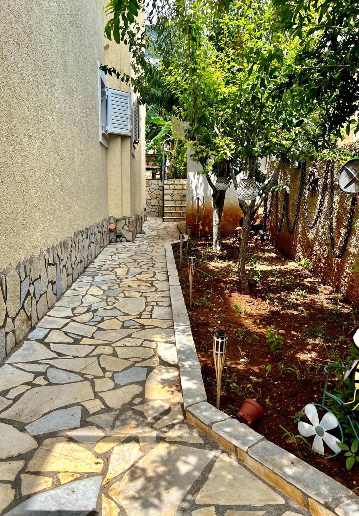 J&B Rooms Dhërmi Εξωτερικό φωτογραφία